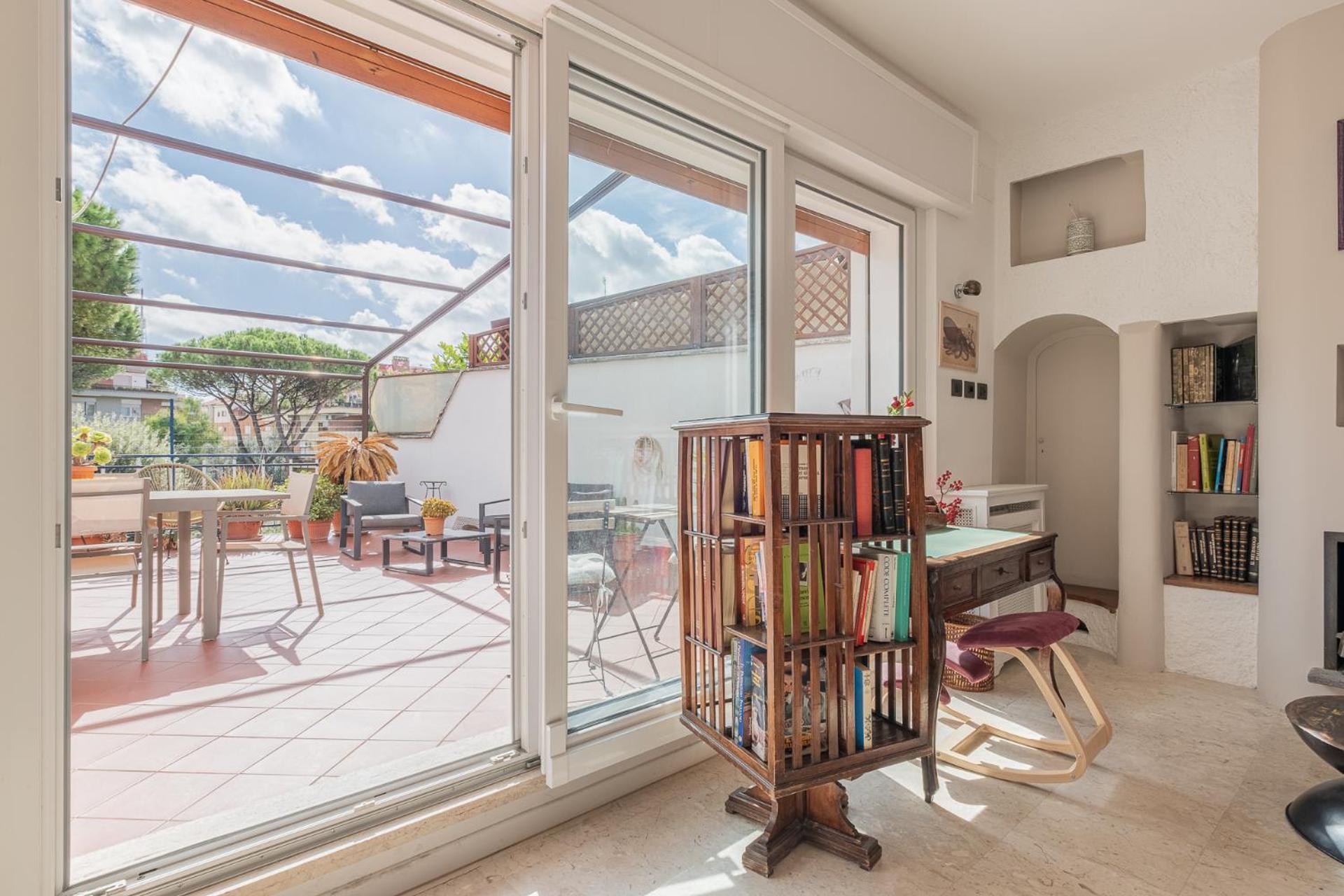 La Terrazza Loft Near San Pietro